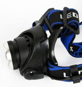 Фонарь аккумуляторный налобный E150 CREE 3Вт фокус 3 режима 220В пластик. черн. (бокс) Ultraflash 12188 — изображение 5