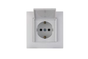 Розетка 1-м с крышкой Karea RIZZ с заземл. бел. Makel 88001029 — изображение 2