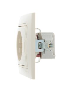 Розетка 1-м СП Mira 16А IP20 с заземл. защ. шторки со вставкой керамика крем. LEZARD 701-0303-124 — изображение 4