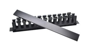 Органайзер кабельный 19дюйм 1U с крышкой TOKOV ELECTRIC TKE-CM-1U-PC — изображение 3