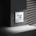 Розетка 1-м СП S70 16А с USB A+A с заземл. защ. шторки механизм бел. глянцевый Voltum VLS040401 — изображение 3