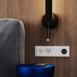 Розетка 1-м СП S70 16А с USB A+A с заземл. защ. шторки механизм бел. матов. Voltum VLS040402 — изображение 3