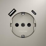 Розетка 1-м СП S70 16А с USB A+С с заземл. защ. шторки механизм кашемир Voltum VLS040503 — изображение 6