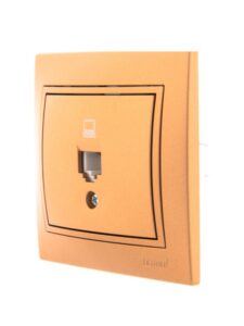 Розетка компьютерная 1-м СП Mira RJ45 зол. метал. LEZARD 701-1313-139 — изображение 4