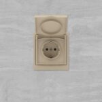 Розетка силовая KANT IP44 2P+E защ. шторки с крышкой ванильн. марципан DKC 7015013 — изображение 5