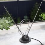 Антенна ТВ комнатная RX-100 телескопич. на подставке с кольцом VHF; UHF 47-860MHz REXANT 34-0100 — изображение 4