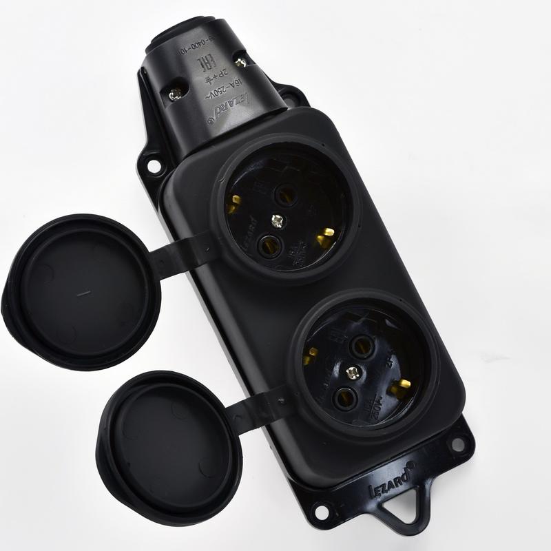 342404.jpg Колодка 2-м 16А IP44 2P+PE 220-240В с защ. крышками каучук LEZARD 106-0400-0110/110 — изображение 1