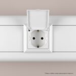 Розетка 1-м 2мод. Avanti "Белое облако" 16А IP41 2P+E защ. шторки с крышкой бел. DKC 4400012 — изображение 2