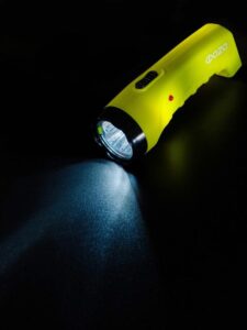 Фонарь аккумуляторный ручной AccuF2-L04-gn 4LED 2 режима: 100проц./25проц. аккум. 0.4А.ч выдвижная вилка индикатор зарядки зел. ФАZА 2857859 — изображение 6