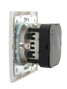 Розетка 1-м СП Mira 16А с заземл. + USB разъем бел. LEZARD 701-0202-181 — изображение 2