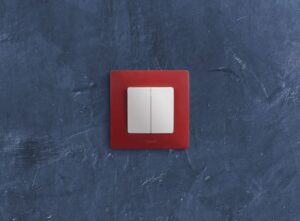 Выключатель 2-кл. СП Etika 10А IP20 250В 10AX безвинтов. зажимы механизм бел. IEK 672202 — изображение 5