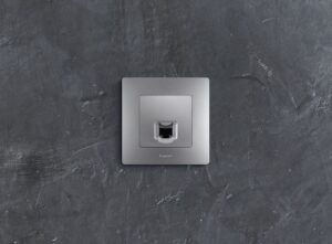 Розетка компьютерная 1-м СП Etika RJ45 кат.5E UTP механизм алюм. IEK 672441 — изображение 4