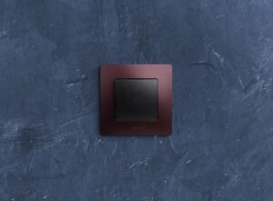 Выключатель 1-кл. СП Etika 10А IP20 250В 10AX авт. зажимы механизм антрацит IEK 672601 — изображение 6