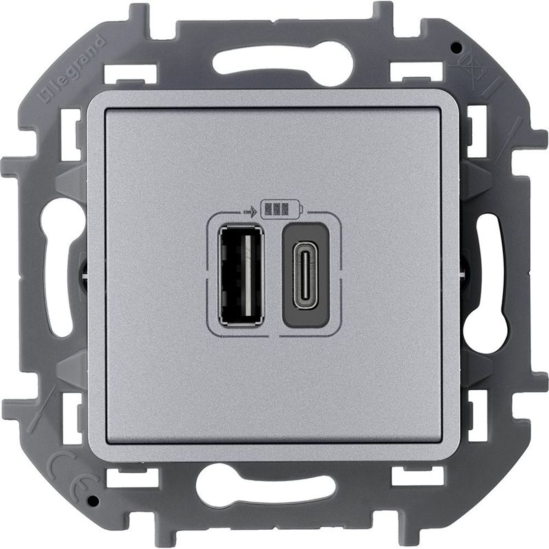 673762_1.jpeg Устройство зарядное Inspiria с 2-мя USB разьемами A и C 240В/5В 3000мА алюм. IEK 673762 — изображение 1