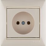 Розетка 1-м СП Valena 16А IP21 без заземл. на винтах механизм сл. кость IEK 774316 — изображение 3