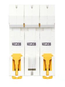 Выключатель автоматический модульный 3п C 20А M06N ARMAT IEK AR-M06N-3-C020 — изображение 3