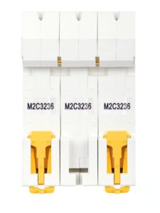 Выключатель автоматический модульный 3п C 32А M06N ARMAT IEK AR-M06N-3-C032 — изображение 2