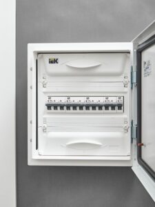 Выключатель автоматический модульный 3п C 40А M06N ARMAT IEK AR-M06N-3-C040 — изображение 3