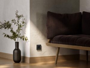Розетка AtlasDesign Smart 16А L+N с заземл. защ. шторки Zigbee механизм карбон SE ATN001045Z — изображение 2