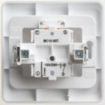 Переключатель проходной 1-кл. СП Этюд 10А IP20 с подсветкой бел. SE BC10-007B — изображение 3