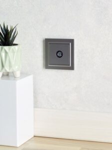 Розетка телевизионная оконечная TV СП Brite РТВ11-0-БрС механизм сталь IEK BR-A10-O-K46 — изображение 3