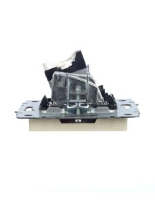 Розетка компьютерная + телевизионная 2-м Brite РТВ/РК12-БрКр RJ45 кат.5E + TV механизм беж. IEK BR-AK20-1-K10 — изображение 5