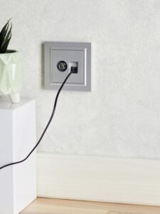 Розетка компьютерная + телевизионная 2-м Brite РТВ/РК12-БрА RJ45 кат.5E + TV механизм алюм. IEK BR-AK20-1-K47 — изображение 3