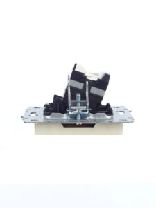 Розетка компьютерная СП RJ45 кат.5E BRITE РК10-БрКр механизм беж. IEK BR-K10-1-K10 — изображение 5