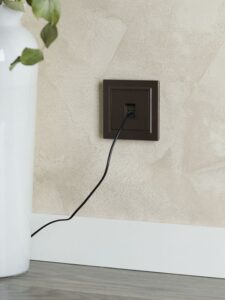 Розетка компьютерная СП RJ45 кат.5E BRITE РК10-БрТБ механизм бронза IEK BR-K10-1-K45 — изображение 3