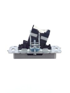 Розетка компьютерная СП RJ45 кат.5E BRITE РК10-БрС механизм сталь IEK BR-K10-1-K46 — изображение 5