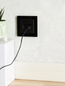 Розетка компьютерная двойн. СП RJ45 кат.5E BRITE РК10-2-БрЧ механизм черн. IEK BR-K20-1-K02 — изображение 3