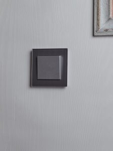 Рамка 1-м BRITE РУ-1-2-БрСе стекло сер. IEK BR-M12-G-K03 — изображение 2