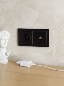 Рамка 2-м IP44 BRITE РУ-2-БрЧ-44 черн. IEK BR-M22-44-K02 — изображение 2