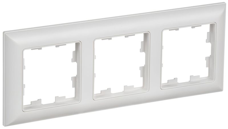BR-M32-12-K91_1.jpeg Рамка 3-м BRITE РУ-3-БрАБ арктич. бел./бел. IEK BR-M32-12-K91 — изображение 1