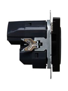Розетка BRITE РЮш10-1-БрЧ 16А с USB A+A 2.1А с заземл. защ. шторки механизм черн. IEK BR-R14-16-U21-D21-K02 — изображение 2