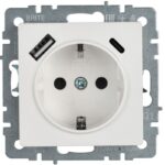 Розетка BRITE РЮш11-1-БрБ 16А с USB A+C 18Вт с заземл. защ. шторки механизм бел. IEK BR-R14-16-U22-018-K01 — изображение 2