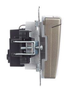 Розетка BRITE РСбш10-3-44-БрШ 16А IP44 с заземл. защ. шторки с крышкой механизм шампань IEK BR-R16-16-44-K37 — изображение 5