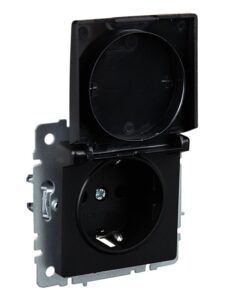 Розетка BRITE РСбш10-3-БрЧ 16А IP20 с заземл. защ. шторки с крышкой механизм черн. IEK BR-R16-16-K02 — изображение 5