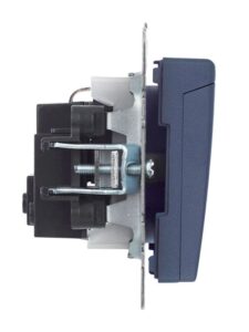 Розетка BRITE РСбш10-3-БрМ 16А IP20 с заземл. защ. шторки с крышкой механизм маренго IEK BR-R16-16-K35 — изображение 2