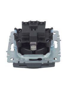 Розетка BRITE РСбш10-3-БрМ 16А IP20 с заземл. защ. шторки с крышкой механизм маренго IEK BR-R16-16-K35 — изображение 4