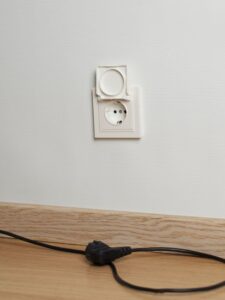 Розетка BRITE РСбш10-3-БрЖ 16А IP20 с заземл. защ. шторки с крышкой механизм жемчуж. IEK BR-R16-16-K36 — изображение 3