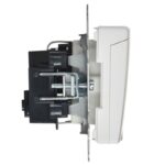 Розетка BRITE РСбш10-3-БрАБ 16А IP20 с заземл. защ. шторки с крышкой механизм арктич. бел. IEK BR-R16-16-K91 — изображение 4