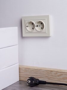 Розетка 2-м СП BRITE РС12-3-БрКр 16А в сборе с заземл. без защ. шторок беж. IEK BR-R21-16-K10-F — изображение 2