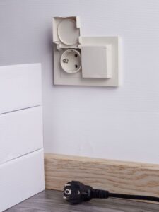 Розетка 2-м СП BRITE РСбш12-3-44-БрКр 16А в сборе IP44 с крышкой беж. IEK BR-R26-16-44-K10-F — изображение 3
