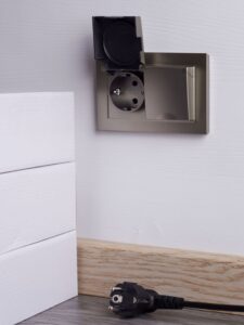 Розетка 2-м СП BRITE РСбш12-3-44-БрШ 16А в сборе IP44 с крышкой шампань IEK BR-R26-16-44-K37-F — изображение 3