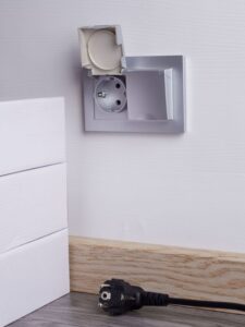 Розетка 2-м СП BRITE РСбш12-3-44-БрА 16А в сборе IP44 с крышкой алюм. IEK BR-R26-16-44-K47-F — изображение 3
