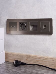 Розетка BRITE USB A+A 3.1А РЮ10-1-БрШ механизм шампань IEK BR-U21-D31-K37 — изображение 3
