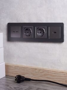 Розетка BRITE USB A+A 3.1А РЮ10-1-БрС механизм сталь IEK BR-U21-D31-K46 — изображение 3