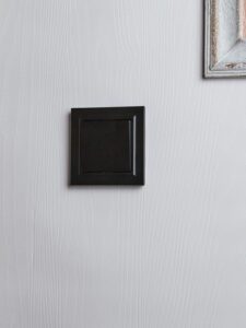Выключатель 1-кл. СП BRITE ВС10-1-0-БрЧ 10А механизм черн. IEK BR-V10-0-10-K02 — изображение 3