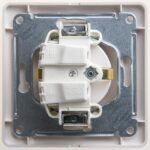 Розетка 1-м СП Glossa 16А IP20 с заземл. защ. шторки в сборе перламутр. SE GSL000644 — изображение 2